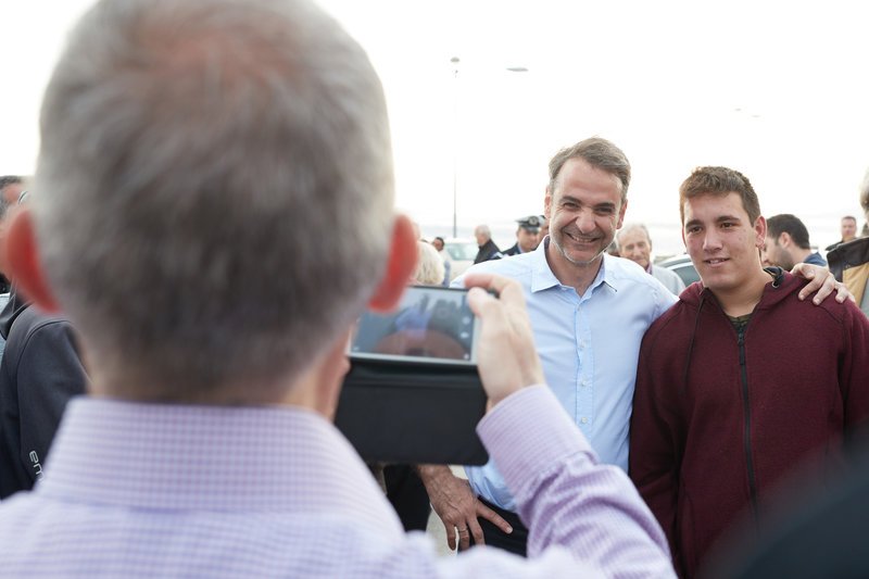 Στη Νεάπολη Λακωνίας ο Μητσοτάκης -Εκανε βόλτα στην παραλία, συνομίλησε με κατοίκους [εικόνες] | iefimerida.gr 12