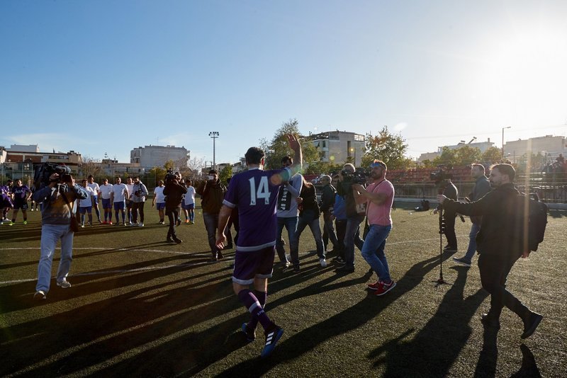 Η ΝΔ έπαιξε μπάλα με ομάδα Ρομά -Δύο γκολ σημείωσε ο Μητσοτάκης [εικόνες] | iefimerida.gr 1