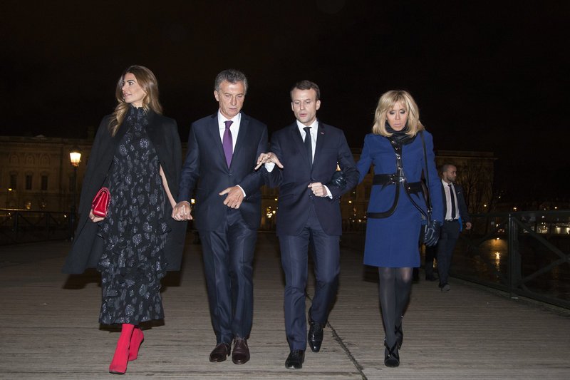 Ποια Μελάνια και ποια Μπριζίτ -Αυτή είναι η πιο μοδάτη Πρώτη Κυρία, ντύθηκε σαν fashion blogger [εικόνες] | iefimerida.gr 0