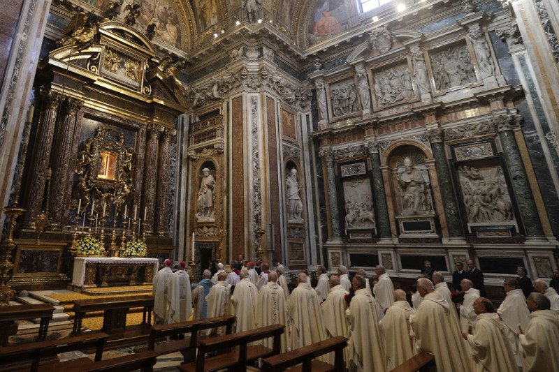 Συντηρητές αποκατέστησαν την αγαπημένη εικόνα του Πάπα -Η Παναγία με το Θείο Βρέφος [εικόνες] | iefimerida.gr 0