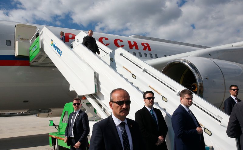 Τουρκία: Η μεγαλοπρεπής υποδοχή του «Σουλτάνου» στον «Τσάρο»-Η πομπή με τα άλογα [εικόνες & βίντεο] | iefimerida.gr 3