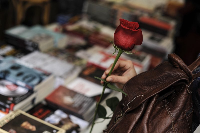 Παγκόσμια Ημέρα βιβλίου -Κάτι σαν τον Αγιο Βαλεντίνο για τους Ισπανούς [εικόνες] | iefimerida.gr 0