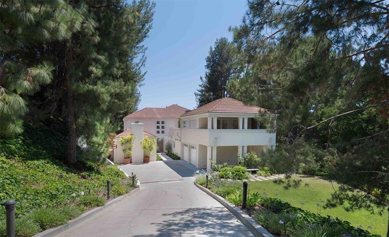 Η Σάρλοτ από το Sex and The City αγόρασε το σπίτι που θα ζήλευε και η Κάρι Μπράντσο -Πολυτελές αλλά απλό, καθόλου κιτς [εικόνες] | iefimerida.gr 1