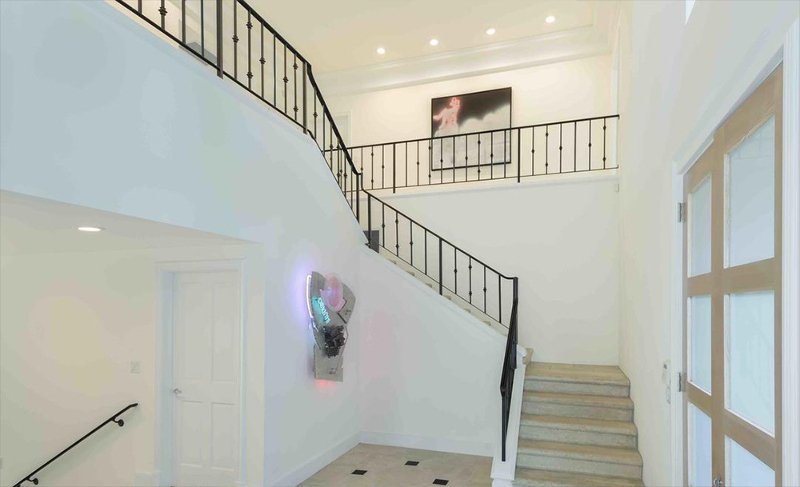 Η Σάρλοτ από το Sex and The City αγόρασε το σπίτι που θα ζήλευε και η Κάρι Μπράντσο -Πολυτελές αλλά απλό, καθόλου κιτς [εικόνες] | iefimerida.gr 7