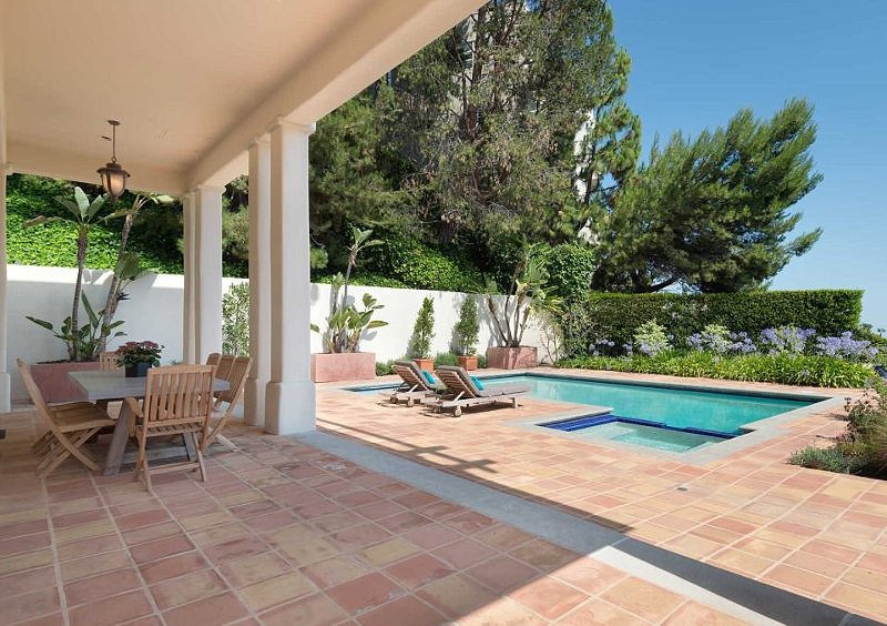 Η Σάρλοτ από το Sex and The City αγόρασε το σπίτι που θα ζήλευε και η Κάρι Μπράντσο -Πολυτελές αλλά απλό, καθόλου κιτς [εικόνες] | iefimerida.gr 4