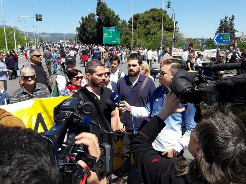 Διαμαρτυρία για τα διόδια στη Βαρυμπόμπη -Λαφαζάνης: Λέμε ένα μεγάλο «όχι» [εικόνες] | iefimerida.gr 3