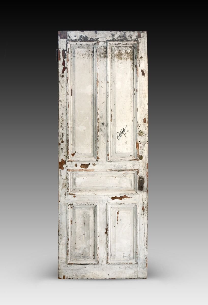 Αστεγος διέσωσε 22 παλιές πόρτες του θρυλικού Chelsea Hotel [εικόνες]  | iefimerida.gr 0