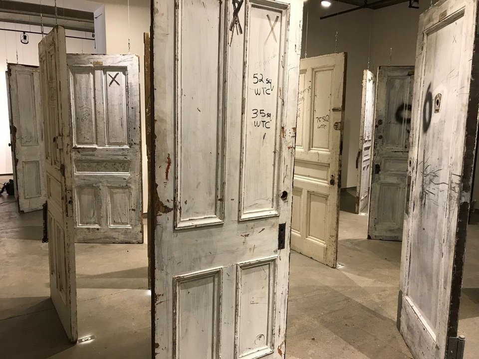 Αστεγος διέσωσε 22 παλιές πόρτες του θρυλικού Chelsea Hotel [εικόνες]  | iefimerida.gr 4