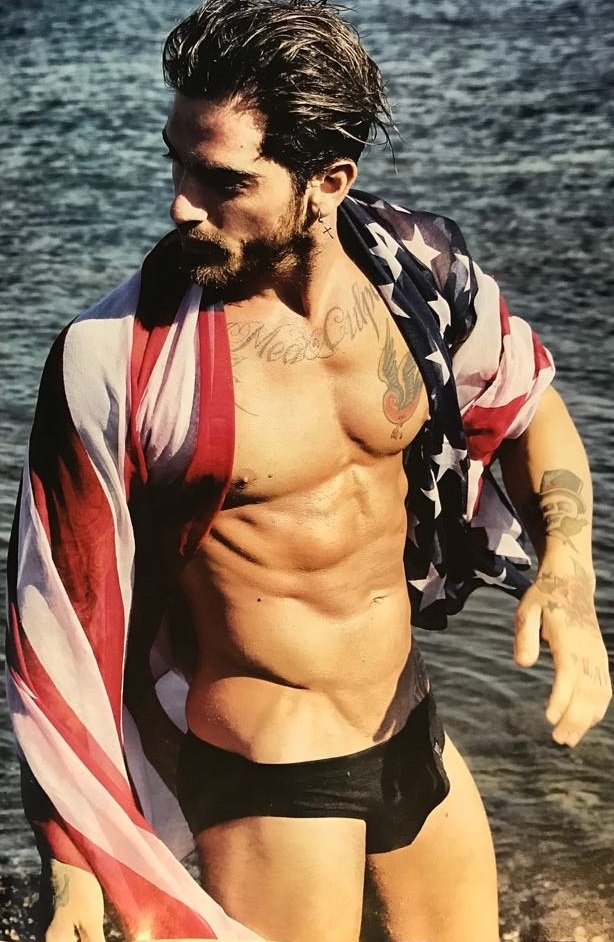 Η σέξι φωτογράφιση του Δώρου από το Power of Love- Πόζαρε ημίγυμνος [εικόνες] | iefimerida.gr 1