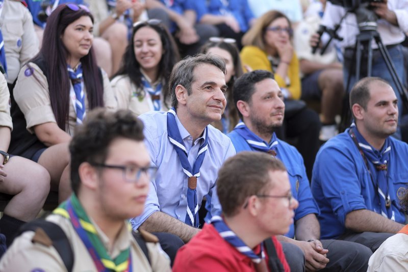 Στους προσκόπους ο Μητσοτάκης -Mίλησε και φωτογραφήθηκε μαζί με τα παιδιά [εικόνες] | iefimerida.gr 9