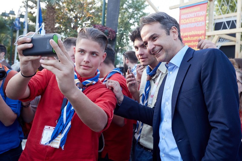 Στους προσκόπους ο Μητσοτάκης -Mίλησε και φωτογραφήθηκε μαζί με τα παιδιά [εικόνες] | iefimerida.gr 7