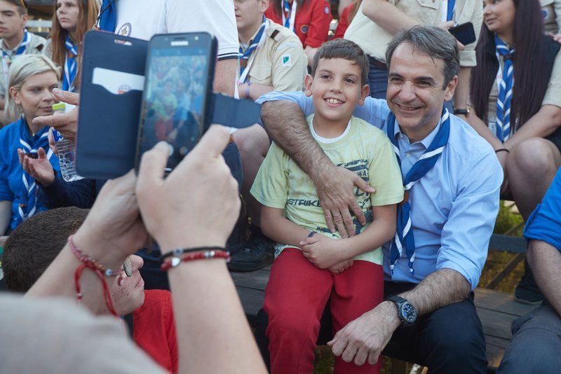 Στους προσκόπους ο Μητσοτάκης -Mίλησε και φωτογραφήθηκε μαζί με τα παιδιά [εικόνες] | iefimerida.gr 10