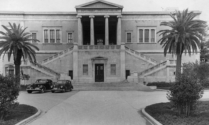 Ρεπορτάζ iefimerida: Το ΕΜΠ στο έλεος των μπαχαλάκηδων -Εικόνες ντροπής | iefimerida.gr 9