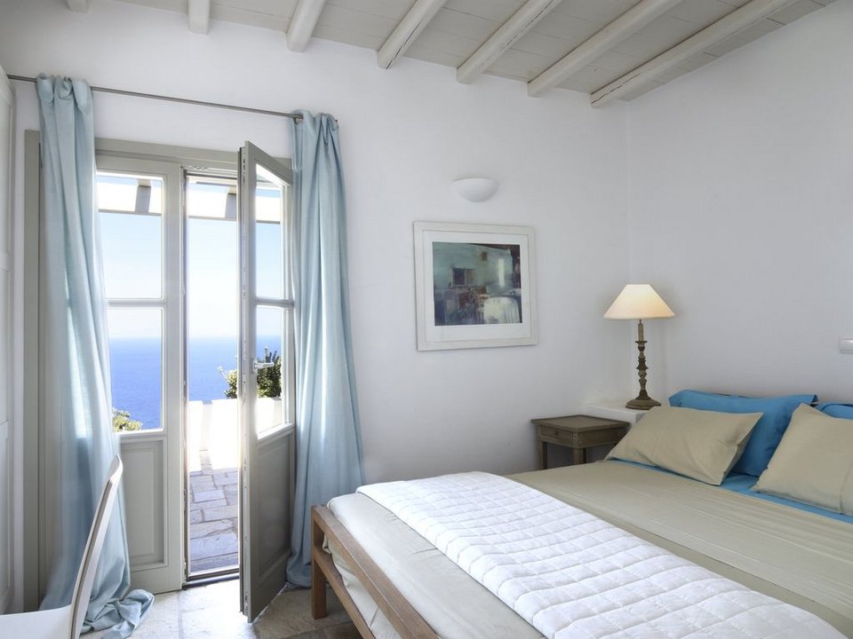 Αυτό το σπίτι στη Φολέγανδρο, με τη θέα στο απέραντο γαλάζιο, το εκθείασαν και οι Financial Times! [εικόνες] | iefimerida.gr 14