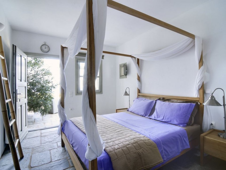 Αυτό το σπίτι στη Φολέγανδρο, με τη θέα στο απέραντο γαλάζιο, το εκθείασαν και οι Financial Times! [εικόνες] | iefimerida.gr 15