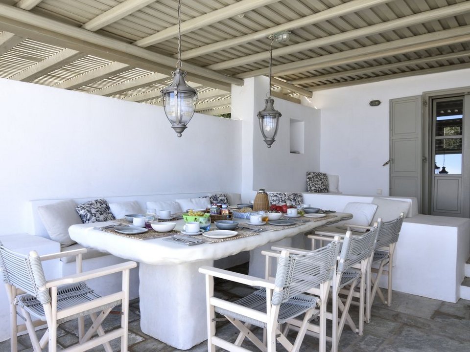 Αυτό το σπίτι στη Φολέγανδρο, με τη θέα στο απέραντο γαλάζιο, το εκθείασαν και οι Financial Times! [εικόνες] | iefimerida.gr 8