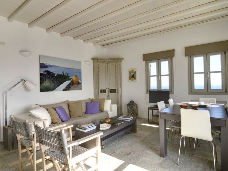 Αυτό το σπίτι στη Φολέγανδρο, με τη θέα στο απέραντο γαλάζιο, το εκθείασαν και οι Financial Times! [εικόνες] | iefimerida.gr 9