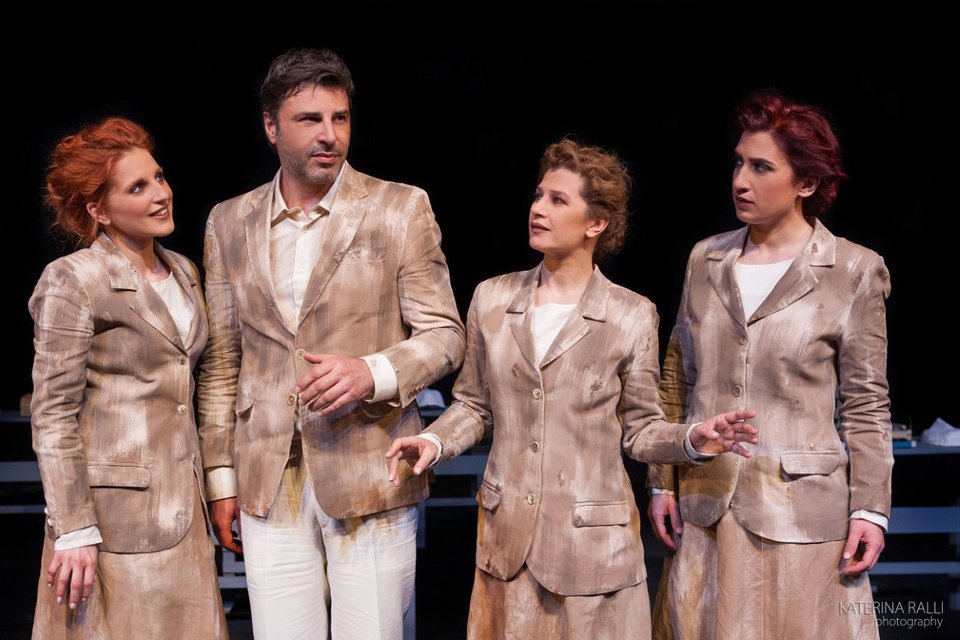 H επιστροφή του Νίκου Καλογερόπουλου στη σκηνή [βίντεο] | iefimerida.gr 1