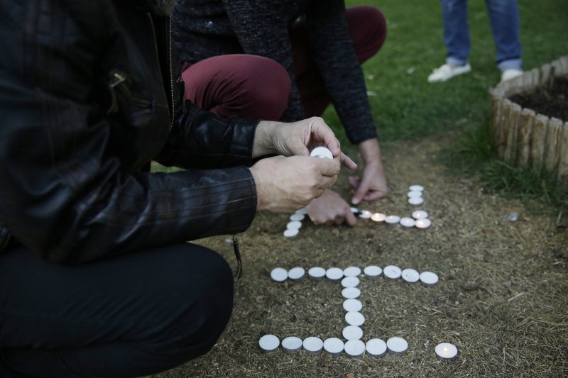 Εξι χρόνια από την αυτοκτονία του συνταξιούχου φαρμακοποιού στην πλατεία Συντάγματος [εικόνες] | iefimerida.gr 2