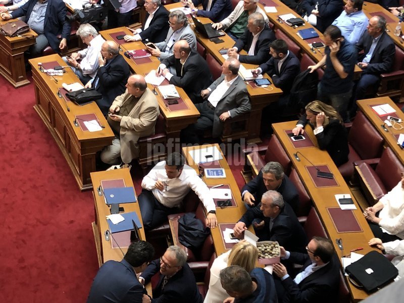 Τριπλό «αντάρτικο» από βουλευτές ΣΥΡΙΖΑ -Πονοκέφαλος στο Μαξίμου | iefimerida.gr 0