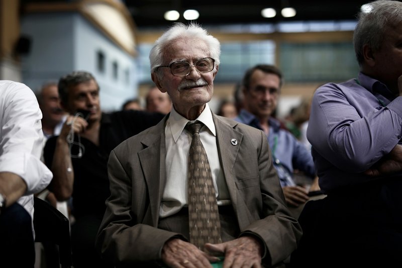 «Εφυγε» ο θρυλικός καπετάν Ερμής σε ηλικία 100 ετών -Συναγωνιστής του Βελουχιώτη [εικόνες] | iefimerida.gr 9