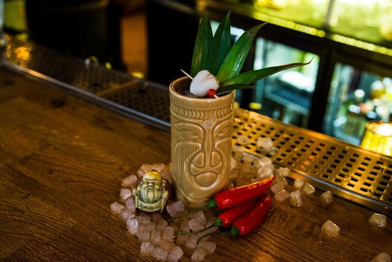 Βγαίνουμε για ποτό στα 8 μπαρ της Αθήνας που πήραν έξτρα διάκριση -Τέλεια κοκτέιλ, ψαγμένη διακόσμηση [εικόνες] | iefimerida.gr 19