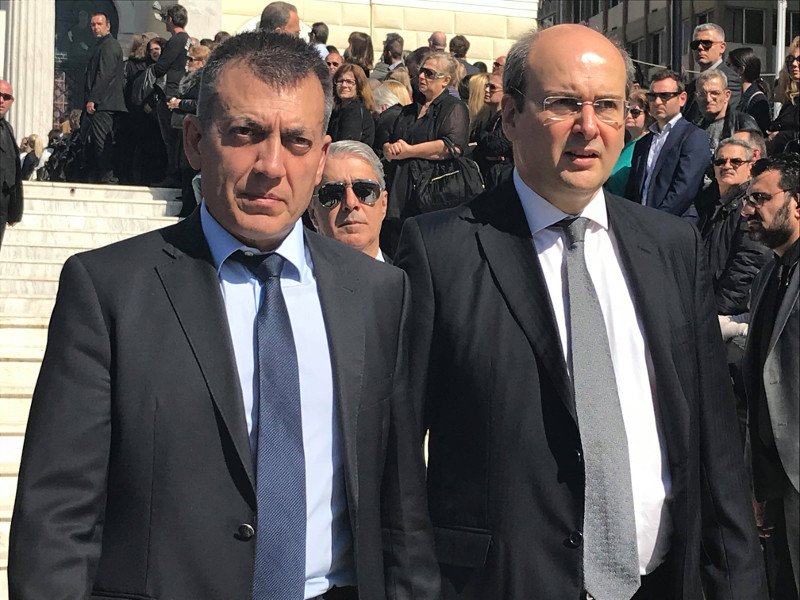 Το τελευταίο αντίο στον Στέλιο Σκλαβενίτη -Χιλιάδες κόσμου στη κηδεία του [εικόνες & βίντεο] | iefimerida.gr 13