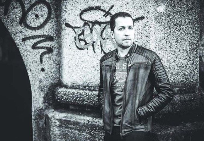 Λάμπρος Καλφούντζος: Ο Λαρισαίος ηθοποιός που έχει παίξει με Ματ Ντέιμον, Τζόνι Ντεπ και Τομ Κρουζ [εικόνες] | iefimerida.gr 1