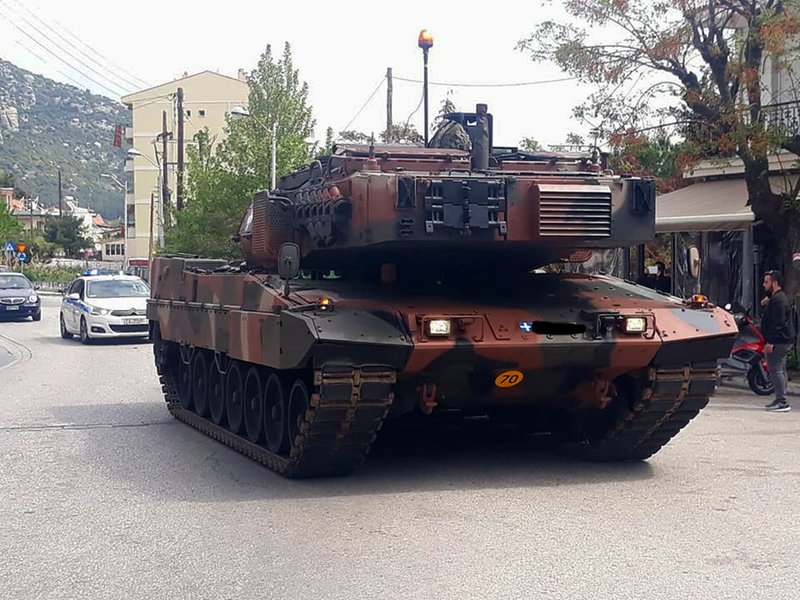 Εκπληξη στην Καβάλα: Βγήκαν στους δρόμους... τα τανκς, για τις εκδηλώσεις για του Αγίου Γεωργίου [εικόνες] | iefimerida.gr 2