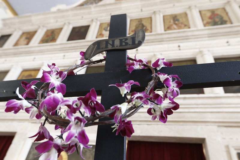  Κέρκυρα: Περιφορά του Επιταφίου μέσα στο Παλιό Φρούριο [εικόνες] | iefimerida.gr 0