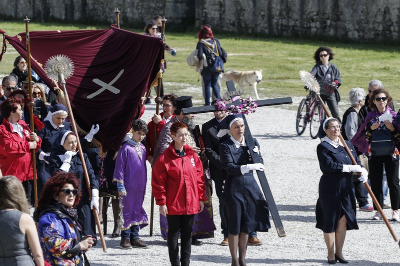  Κέρκυρα: Περιφορά του Επιταφίου μέσα στο Παλιό Φρούριο [εικόνες] | iefimerida.gr 5