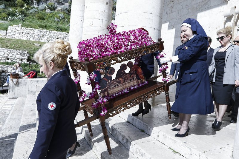  Κέρκυρα: Περιφορά του Επιταφίου μέσα στο Παλιό Φρούριο [εικόνες] | iefimerida.gr 2