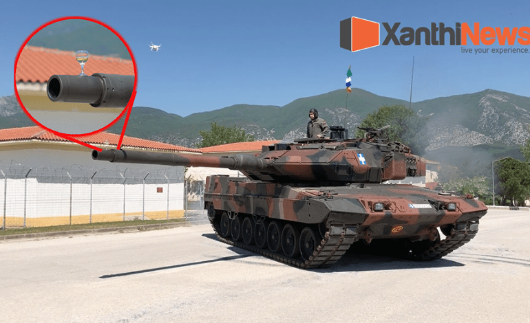 Απίστευτο βίντεο: Στην Ξάνθη κέρασαν τον στρατηγό κρασί, πάνω σε πυροβόλο τανκ! | iefimerida.gr 6