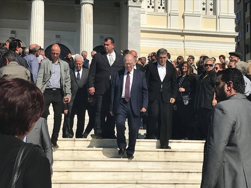 Το τελευταίο αντίο στον Στέλιο Σκλαβενίτη -Χιλιάδες κόσμου στη κηδεία του [εικόνες & βίντεο] | iefimerida.gr 2