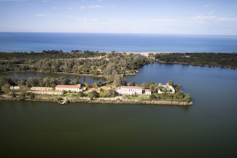 Λίμνη Καϊάφα: Δημιουργήθηκε τον 6ο αιώνα π.Χ. μετά από σεισμό, εγκαταλείφθηκε, αλλά παραμένει πανέμορφη [εικόνες] | iefimerida.gr 5