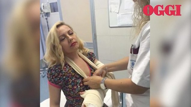 Πήγε για... σπαγκάτο κι έπεσε «ξερή» - Το οδυνηρό πάθημα μιας ηθοποιού σε live εκπομπή [βίντεο]  | iefimerida.gr 1