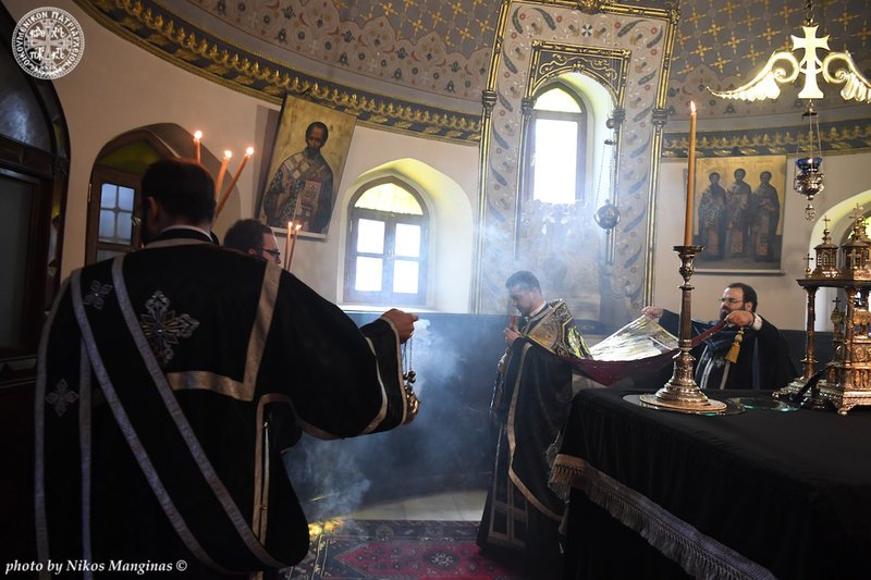 Κατάνυξη στο Φανάρι -Η Αποκαθήλωση και η ακολουθία του Επιτάφιου Θρήνου [εικόνες] | iefimerida.gr 2