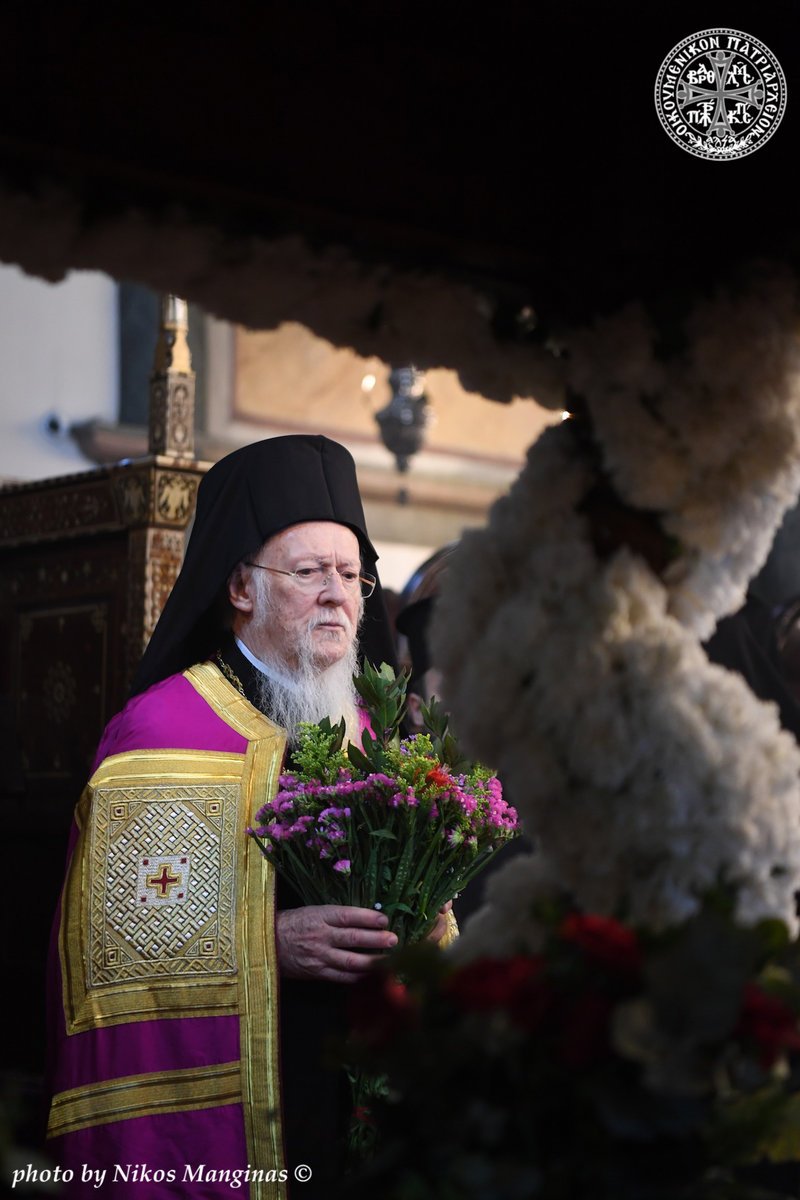 Κατάνυξη στο Φανάρι -Η Αποκαθήλωση και η ακολουθία του Επιτάφιου Θρήνου [εικόνες] | iefimerida.gr 9