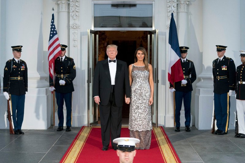 Η Μελάνια Τραμπ επισκίασε την Μπριζίτ Μακρόν -Οικοδέσποινα σαν χολιγουντιανή σταρ [εικόνες] | iefimerida.gr 1