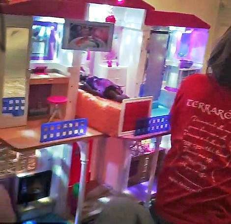 Σε αυτό το πελώριο σπίτι μένει η Μαντόνα με τα υιοθετημένα παιδιά της στην Πορτογαλία [εικόνες & βίντεο] | iefimerida.gr 0