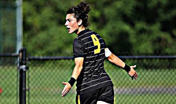 Ελένη Μάρκου: Η διεθνής αθλήτρια ποδοσφαίρου που «τρέλανε» τα κολέγια στην Αμερική [βίντεο] | iefimerida.gr 2