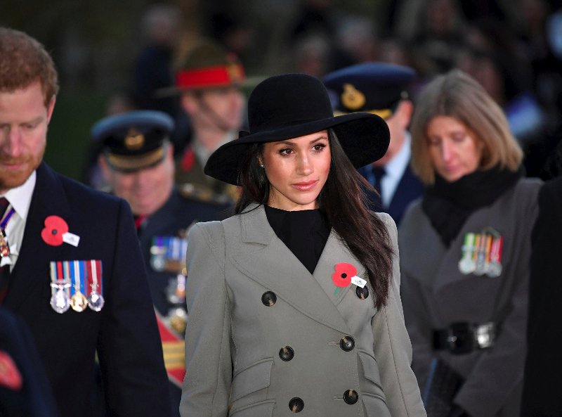 Η Μέγκαν Μαρκλ σε τελετή μνήμης με καπέλο ίδιο με της Μελάνια Τραμπ! [εικόνες] | iefimerida.gr 2