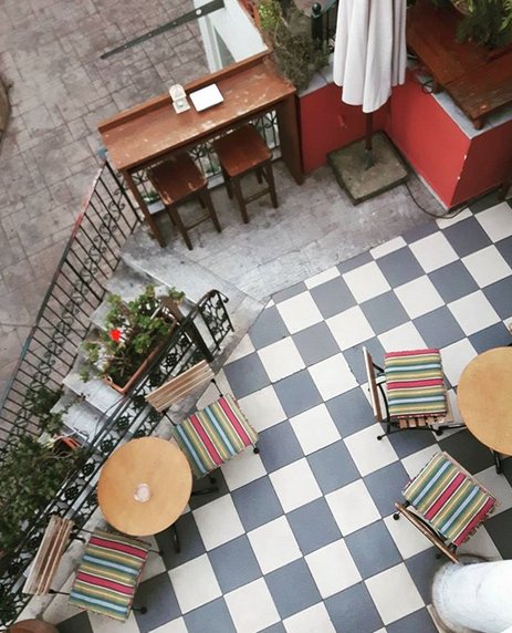 Μέντα: Το αρχοντικό του Αγγελου Σικελιανού στην Κηφισιά, με τον πνιγμένο στα λουλούδια κήπο, έγινε χουχουλιάρικο καφέ! [εικόνες] | iefimerida.gr 8