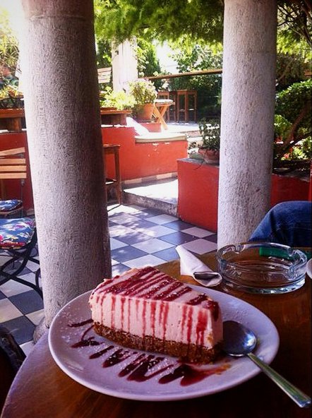 Μέντα: Το αρχοντικό του Αγγελου Σικελιανού στην Κηφισιά, με τον πνιγμένο στα λουλούδια κήπο, έγινε χουχουλιάρικο καφέ! [εικόνες] | iefimerida.gr 11