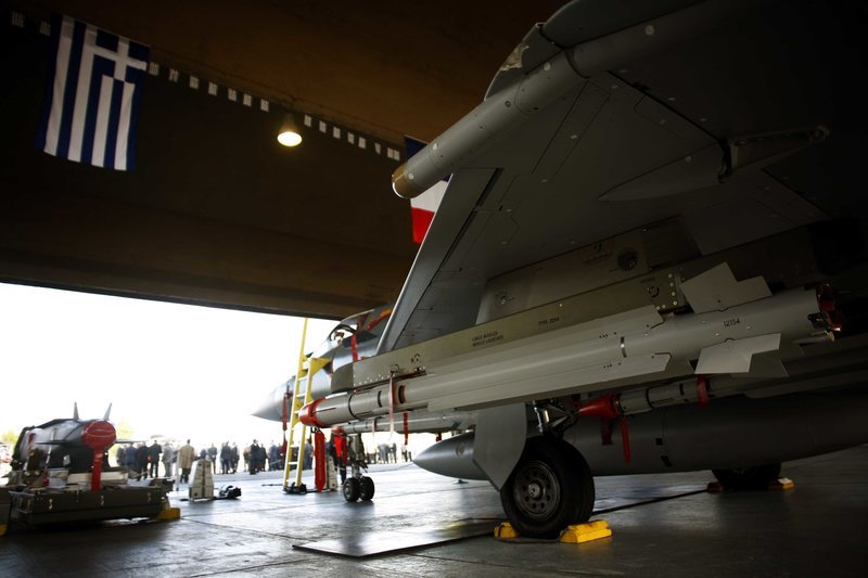 Ποιο είναι το μαχητικό Mιράζ 2000-5 της Πολεμικής Αεροπορίας που έπεσε κοντά στη Σκύρο [εικόνες & βίντεο]  | iefimerida.gr 1