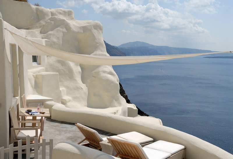 H Daily Mail αποθεώνει τη Σαντορίνη: Δωμάτια με φόντο το ηφαίστειο και το μπλε του Αιγαίου [εικόνες] | iefimerida.gr 0