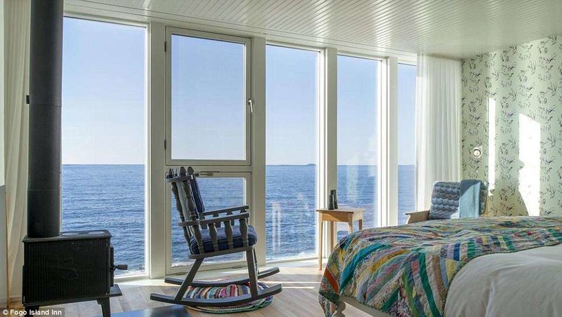 H Daily Mail αποθεώνει τη Σαντορίνη: Δωμάτια με φόντο το ηφαίστειο και το μπλε του Αιγαίου [εικόνες] | iefimerida.gr 8