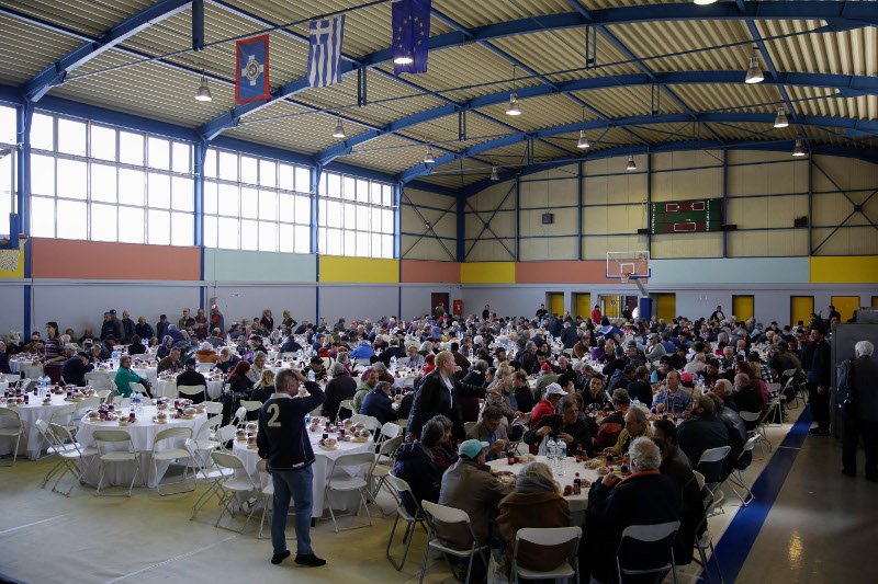 Η Εκκλησία και ο δήμος Αθηναίων κοντά στους άπορους και τους άστεγους [εικόνες]  | iefimerida.gr 1