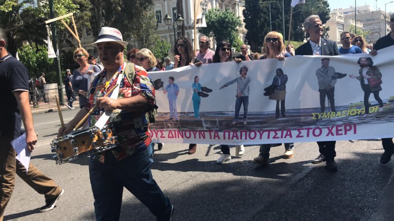 Με λιγνίτη στον Αγνωστο Στρατιώτη, κρεμάλες & πανό οι 3 πορείες στο κέντρο | iefimerida.gr 5