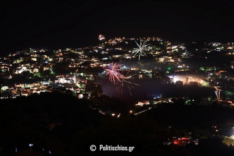 Εγινε η νύχτα μέρα στη Χίο -Εντυπωσιακός ο ρουκετοπόλεμος [εικόνες & βίντεο] | iefimerida.gr 10